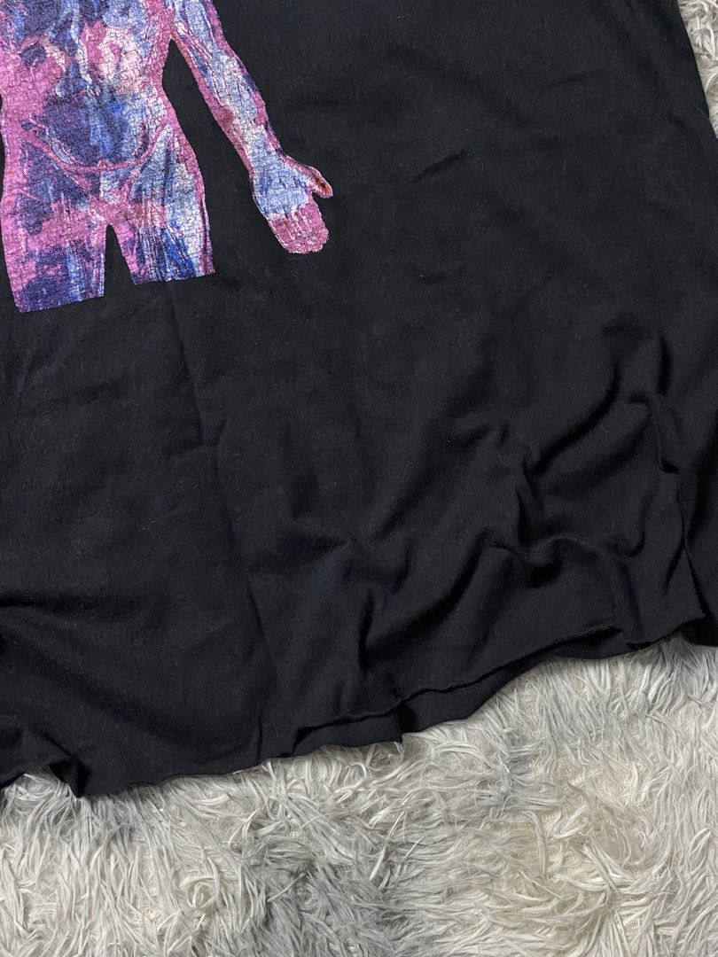 Nirvana Cropped Shirt (Category: Tshirts & Polo Shirts ) located in Santa Rosa. Submitted by 415_thriftss (Listing ID 1461036658, Image 2). Description: Random cropped shirt ✅ Available - No tags - Good condition - Cropped Boxy Fit - Nirvana print 🔽DETAILS - Condition: 9/10 - Dimes: 23.5 Width x 24 Length - Color rate: 8.9/10 - Issue: Altered length since cropped and crackprints ———————————— 🏷️ M / Mine: 180 + Shipping fee .
