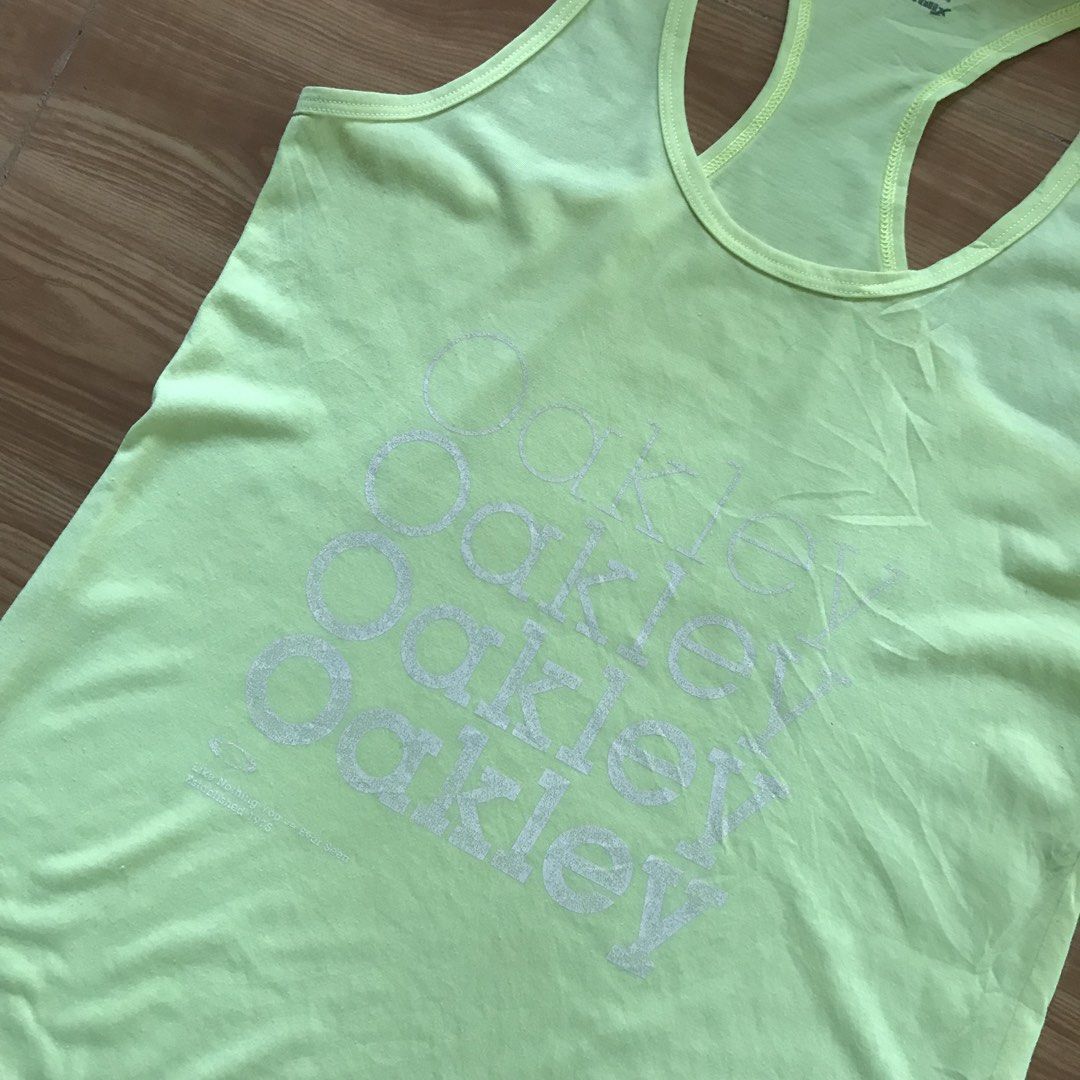Oakley Hydrolix Tanktops (Category: Activewear) located in Cebu City. Submitted by whytruekoy (Listing ID 1460989956, Image 3). Description: Oakley Hydrolix Tanktops Authentic Size small W / 16.5 L / 25 Excellent.