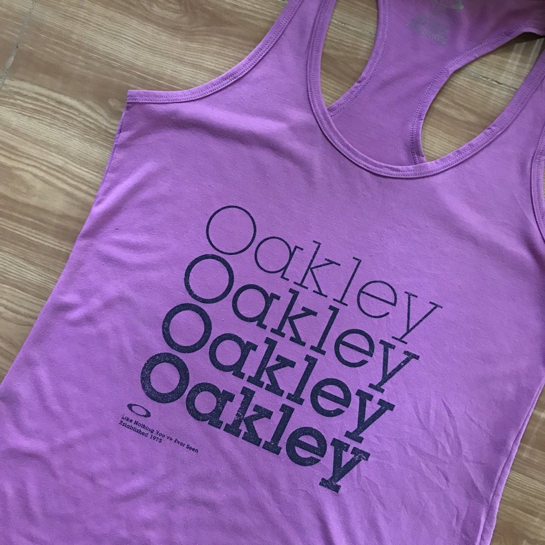 Oakley Hydrolix Tanktops (Category: Activewear) located in Cebu City. Submitted by whytruekoy (Listing ID 1460990174, Image 3). Description: Oakley Hydrolix Tanktops Authentic Size small W / 16.5 L / 25 Excellent.