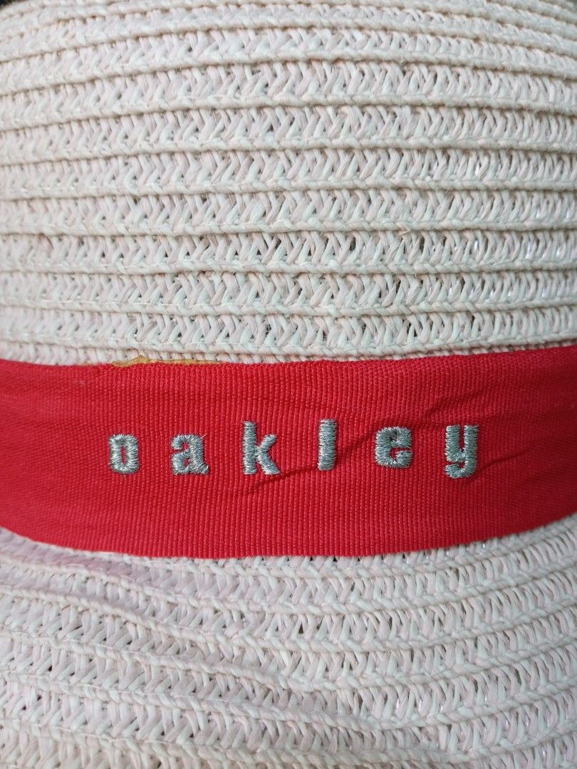 Oakley Straw Hat with Red Band (Category: Caps & Hats) located in Manila. Submitted by onewikstraight (Listing ID 1460944198, Image 3). Description: - White straw hat - Red band with embroidered Oakley logo - Ideal for sunny days - Comfortable and stylish - Great for casual wear PM 📨📥 1200+sf.