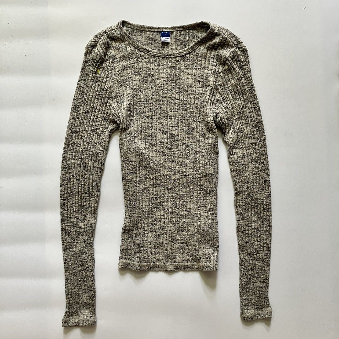 🌼Old Navy Plush sweater • small - medium (Category: Longsleeves) located in Cagayan de Oro. Submitted by capybara.co.ph (Listing ID 1460984124, Image 1). Description: small - medium L23 W18.5 🌺 mine ₱99 | steal ₱149 | grab ₱199 💓 lock ₱299 ♡ most items are thrifted, so manage your expectations ♡ no cod ♡ no return, exchange or cancelation ♡ will block & post if no reply or cancelled ♡ mop is maribank & gcash ♡ mod is j&t ♡ ship within ph only.