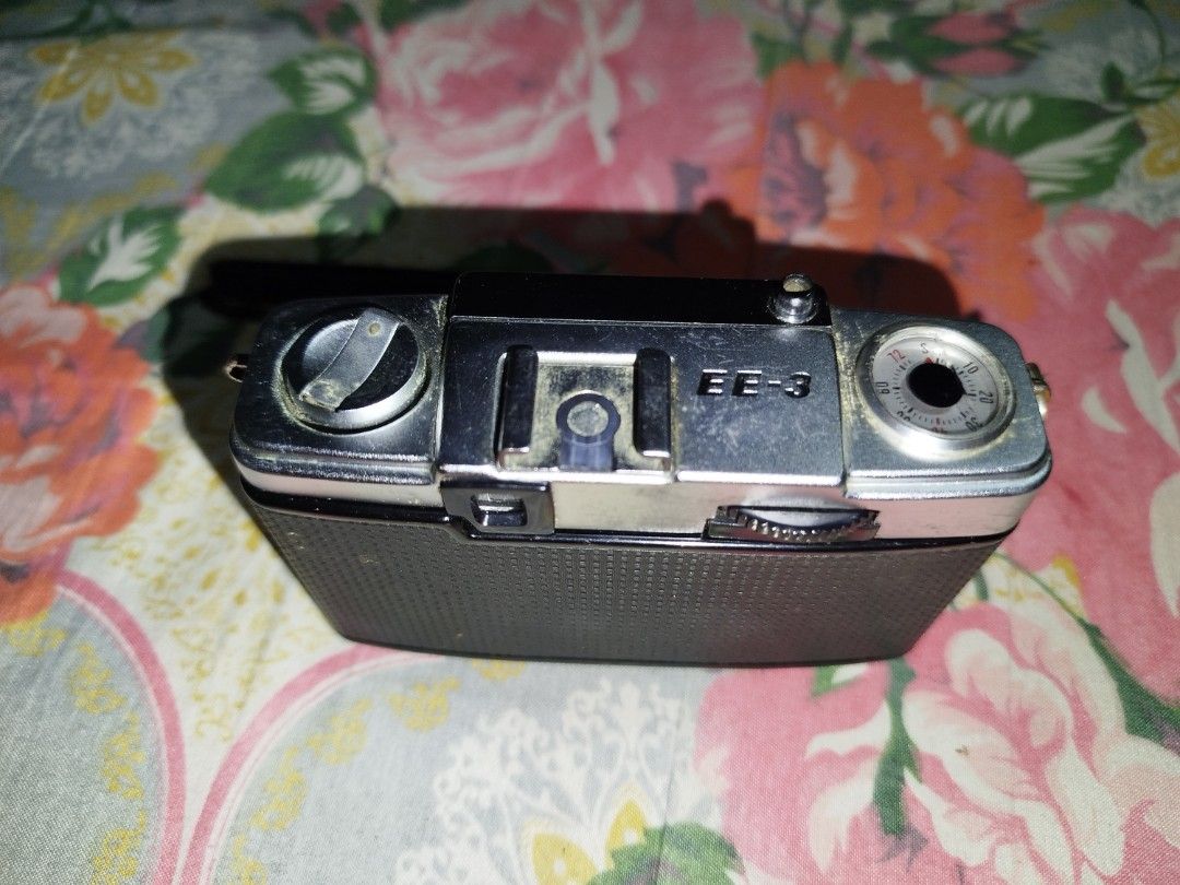Olympus PEN EE-3 Half Frame Film Camera (Category: Cameras) located in Manila. Submitted by jojo.welter (Listing ID 1461090407, Image 3). Description: - Olympus PEN EE-3 half-frame camera - Ideal for film photography enthusiasts - Comes with a wrist strap - Body shows some signs of wear - Excellent condition - Ready for your next roll of film -With mixed gold parts inside -More than 300$ on international market place -Personal use only -Fully man