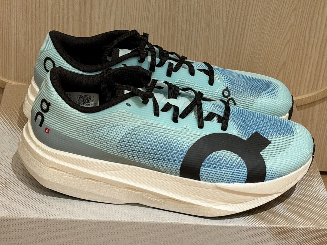 On Cloudboom Volt （分類：波鞋）位於 Hong Kong。 由 penny1103 提交（商品編號 1461056636，圖片 2）。簡介： US 9 著用一次 $1200 荃灣交收。