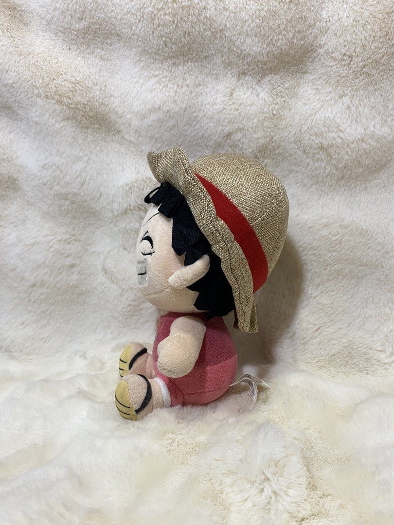 One Piece Monkey D. Luffy Straw Hat Plush Toy (Category: Plushies & Soft Toys) located in Kalibo. Submitted by ollie_stuffshop (Listing ID 1460921828, Image 2). Description: 20cm x 17.5cm Before you send your inquiries: ❗️Last Price is already posted ❗️Manage your expectations, WYSIWYG ❗️May need washing ❗️Dropoff is every Wednesday & Sunday - Adorable Monkey D. Luffy plush toy from One Piece. - Features his iconic straw hat and a cute pink outfi