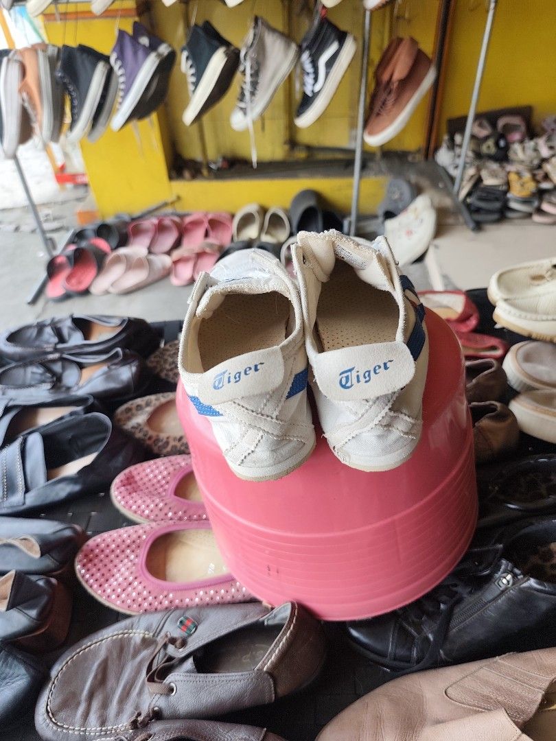 onitsuka tiger 41.5 / 8 (Category: Sneakers) located in Davao. Submitted by zl_preloved_shop (Listing ID 1460976604, Image 3). Description: .