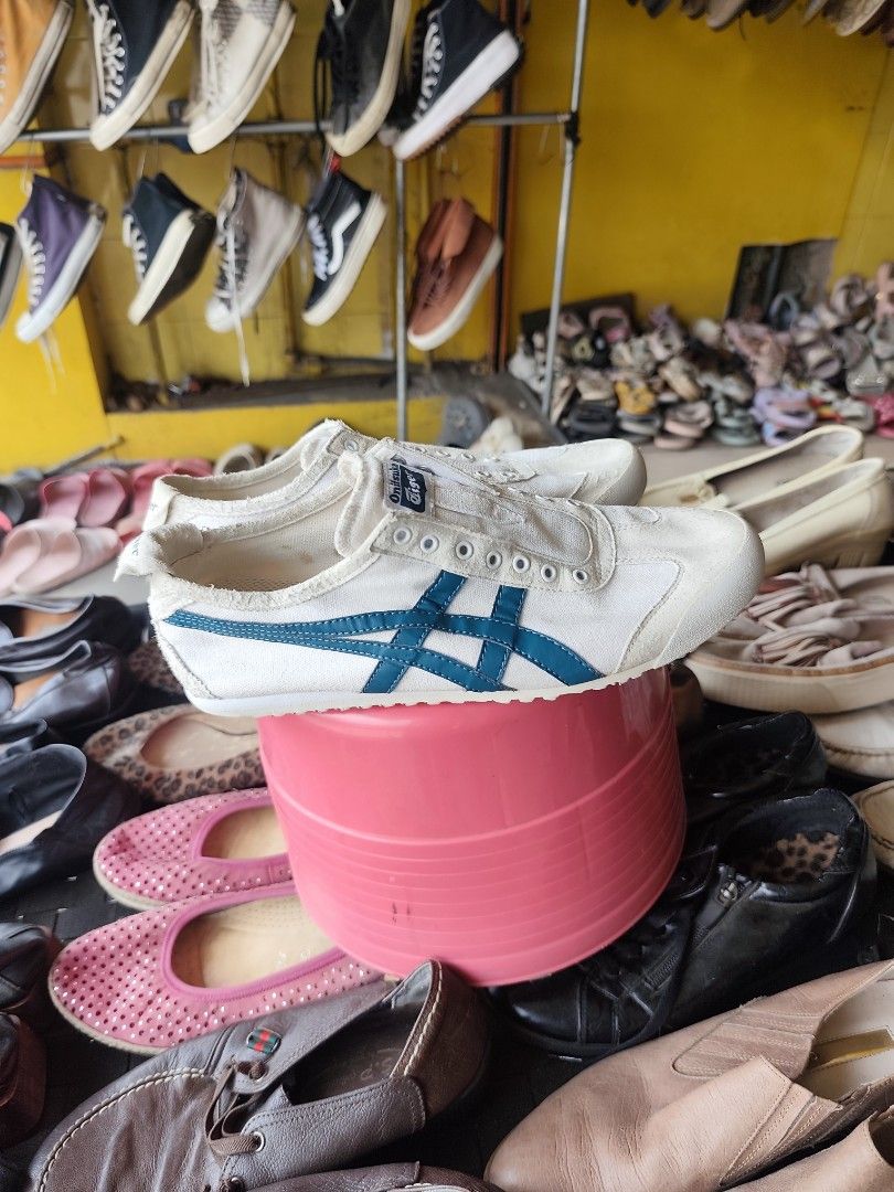 onitsuka Tiger 42.5 / 9 (Category: Sneakers) located in Davao. Submitted by zl_preloved_shop (Listing ID 1460976288, Image 2). Description: .