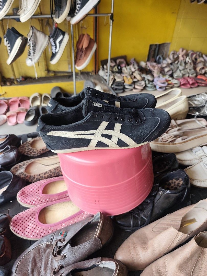 Onitsuka tiger 42/8.5 (Category: Sneakers) located in Davao. Submitted by zl_preloved_shop (Listing ID 1460968894, Image 1). Description: .