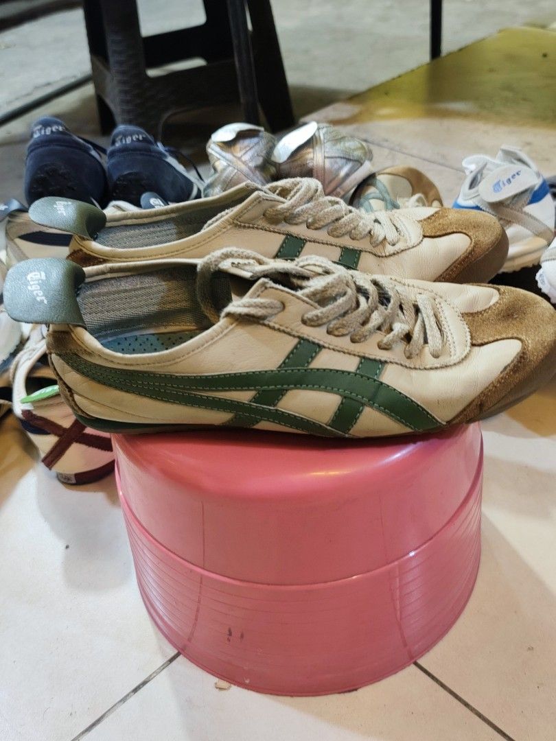 onitsuka tiger 42 / 8.5 (Category: Sneakers) located in Davao. Submitted by zl_preloved_shop (Listing ID 1460972775, Image 2). Description: .
