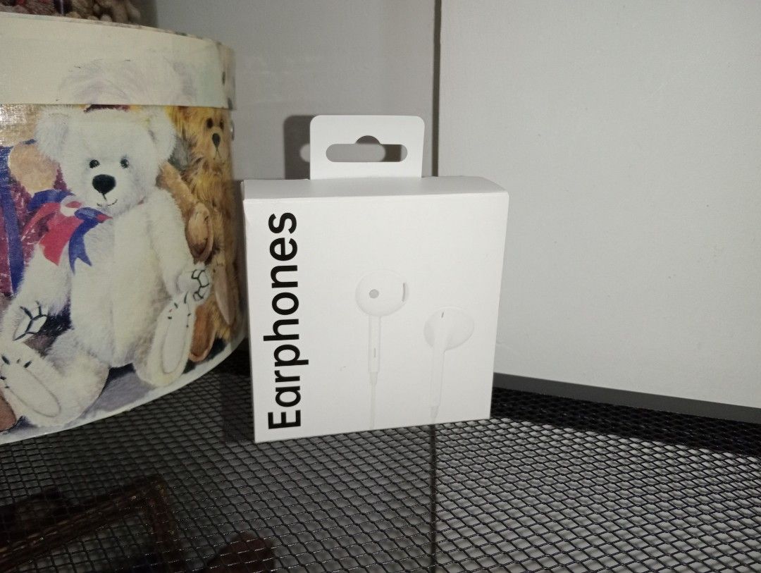 OPPO MH320 EARPHONES (Category: Earphones) located in Kawit. Submitted by gieclutter (Listing ID 1460953150, Image 1). Description: Flakers and joy reservers are 𝗻𝗼𝘁 𝗮𝗹𝗹𝗼𝘄𝗲𝗱 Actual photos All sales are final—no returns, exchanges, or refunds 𝗖𝗢𝗡𝗗𝗜𝗧𝗜𝗢𝗡: ・𝗡 ・From Oppo's Official Store ・earphones really aren't included so I bought one 𝗟𝗢𝗖𝗔𝗧𝗜𝗢𝗡: Kawit, Cavite 𝗠𝗢𝗣: 𝗣𝗙/NO COD Item price + ₱𝟳𝟱 Minimum SF *rates vary ba