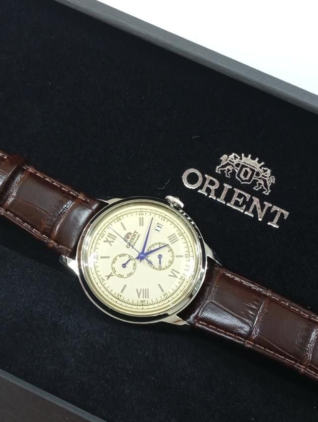 Orient Bambino RA-AK0702Y (Category: Luxury Watches) located in Manila. Submitted by seikowatchfactory (Listing ID 1460944707, Image 2). Description: Model: RA-AK0702Y Price: 12995 Specifications: Caliber F6B22 Mechanical Movement Case Diameter: 40.5mm Case Thickness: 12.6mm Lug Size: 21mm 22 Jewels Weight: 65g See Through Case Back Mineral Crystal 40 hours Power Reserve 30m Water Resistance Seller is Authorized Dealer of Japanese Watches Meetups