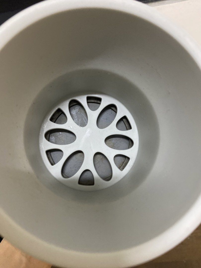 Original Philips Avent Fast Bottle Warmer (Category: Breastfeeding & Bottle Feeding) located in Dagupan City. Submitted by pleasantries (Listing ID 1461021884, Image 3). Description: Well Used No damage but prints have lightly faded .