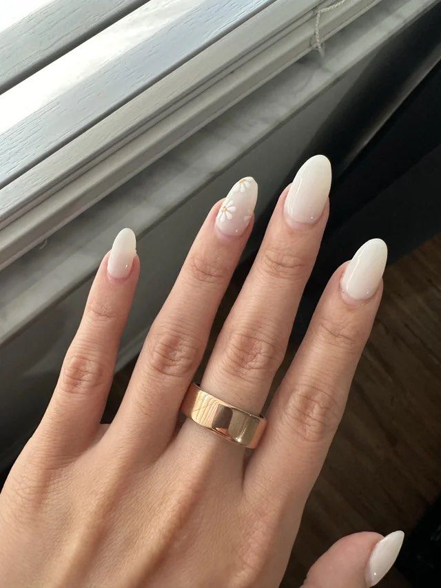 Oura Ring 4 – Gold | Size 8 ✨Brand New & Unopened✨ (Category: Wearables & Smart Watches) located in Manila. Submitted by seasonalshopper (Listing ID 1460922608, Image 3). Description: 💍 Oura Ring 4 – Gold | Size 8 ✨ Brand New & Unopened Box • Oura Ring 4 • Gold colour • Size 8 • Brand new, sealed and never used • Comes with the original ring charger • Type-C charging cable is NOT included in the box • Sleek and stylish smart ring • Great for sle