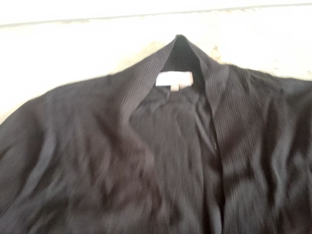 Outwear US Calvin Klein (Category: Coats, Jackets and Outerwear) located in Los Banos. Submitted by mania-62906 (Listing ID 1460923611, Image 2). Description: Authentic. US Medium. Black. Very very good condition. Like New..
