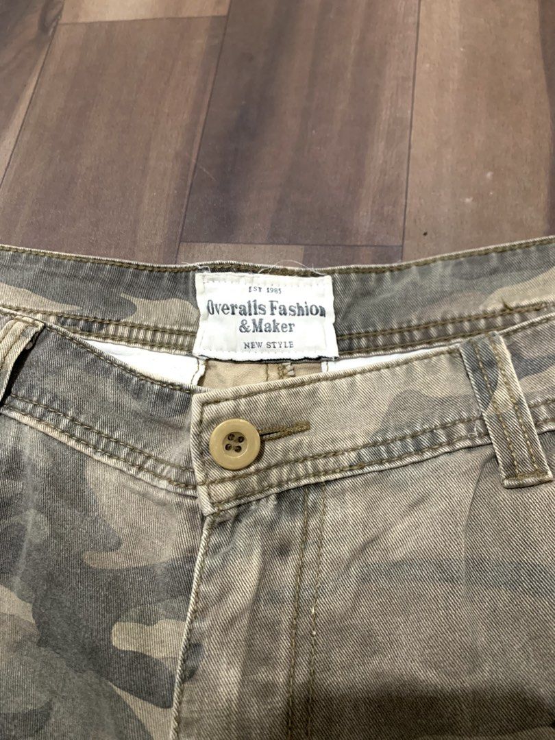 Overalls Fashion & Maker - Est. 1985 (Category: Shorts) located in Manila. Submitted by marvzz088 (Listing ID 1460961450, Image 2). Description: vintage condition .