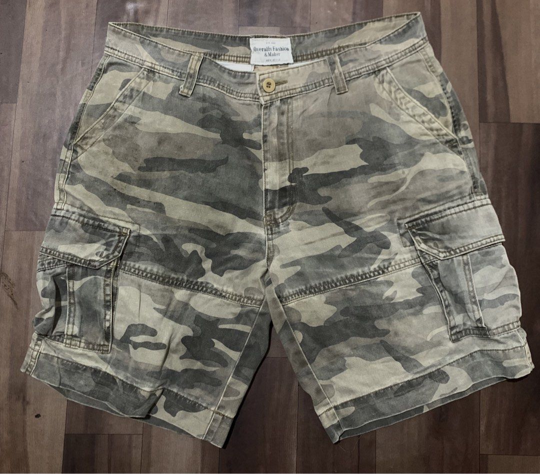 Overalls Fashion & Maker - Est. 1985 (Category: Shorts) located in Manila. Submitted by marvzz088 (Listing ID 1460961450, Image 1). Description: vintage condition .
