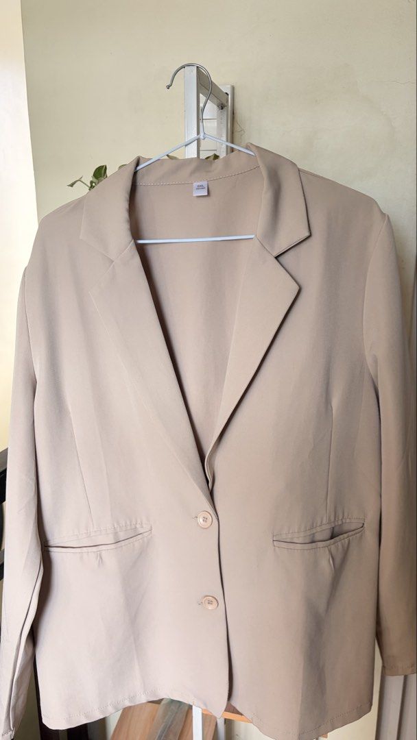 Oversized Blazer (Category: Coats, Jackets and Outerwear) located in Manila. Submitted by teatime_wonderland (Listing ID 1460934099, Image 1). Description: Preloved oversized blazer. 5XL on tag (Asian sizing), oversized to large and XL sizing. complete buttons. location muntinlupa. shipping shouldered by buyer.