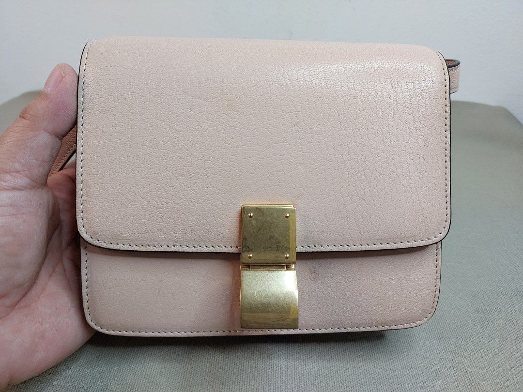 P4,500 only # 3053 - Celine Classic Box Bag strap is adjustable (Category: Cross-body Bags) located in Cagayan de Oro. Submitted by jocelynt483 (Listing ID 1461083022, Image 2). Description: P4,500 only # 3053 - Celine Classic Box Bag strap is adjustable.