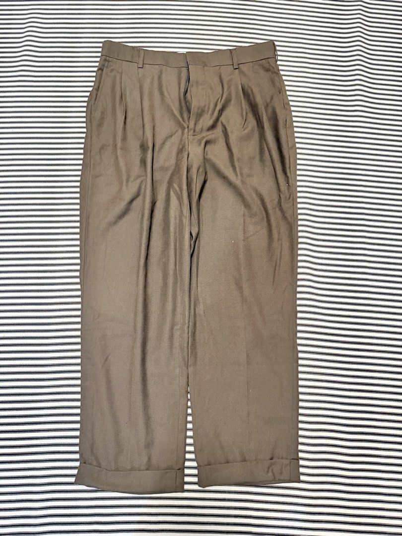 PADDOCK'S CLASSIC Trousers Brown (Category: Trousers) located in Cavite. Submitted by mosesangelo (Listing ID 1461036703, Image 1). Description: - Condition: 9/10.