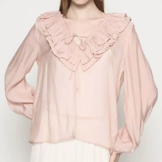 (Category: ) located in . Submitted by wardrobe.g (Listing ID 1460985400, Image 1). Description: .