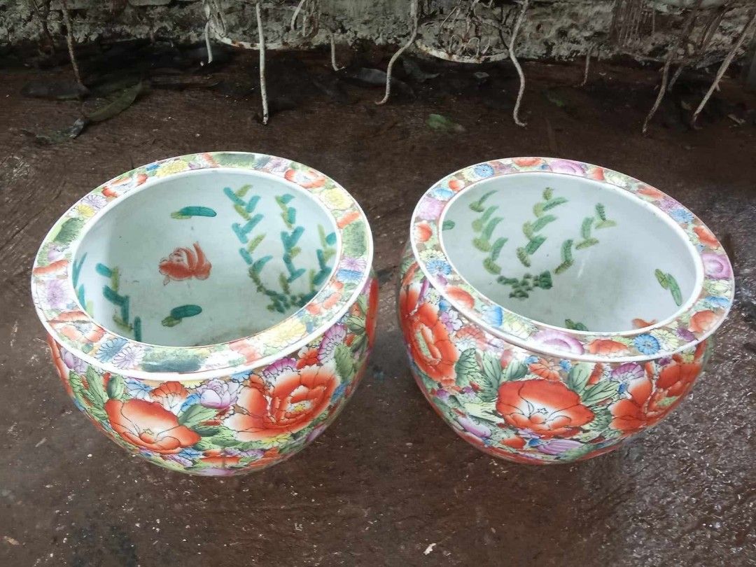 Pair of Large Pot (Category: Vases & Decorative Bowls) located in Rizal. Submitted by mommykiee (Listing ID 1460945327, Image 3). Description: Pair of large Pot Made of porcelain Size: D14 H12inch In excellent condition No chip /hairline Price: 7,500 pair.