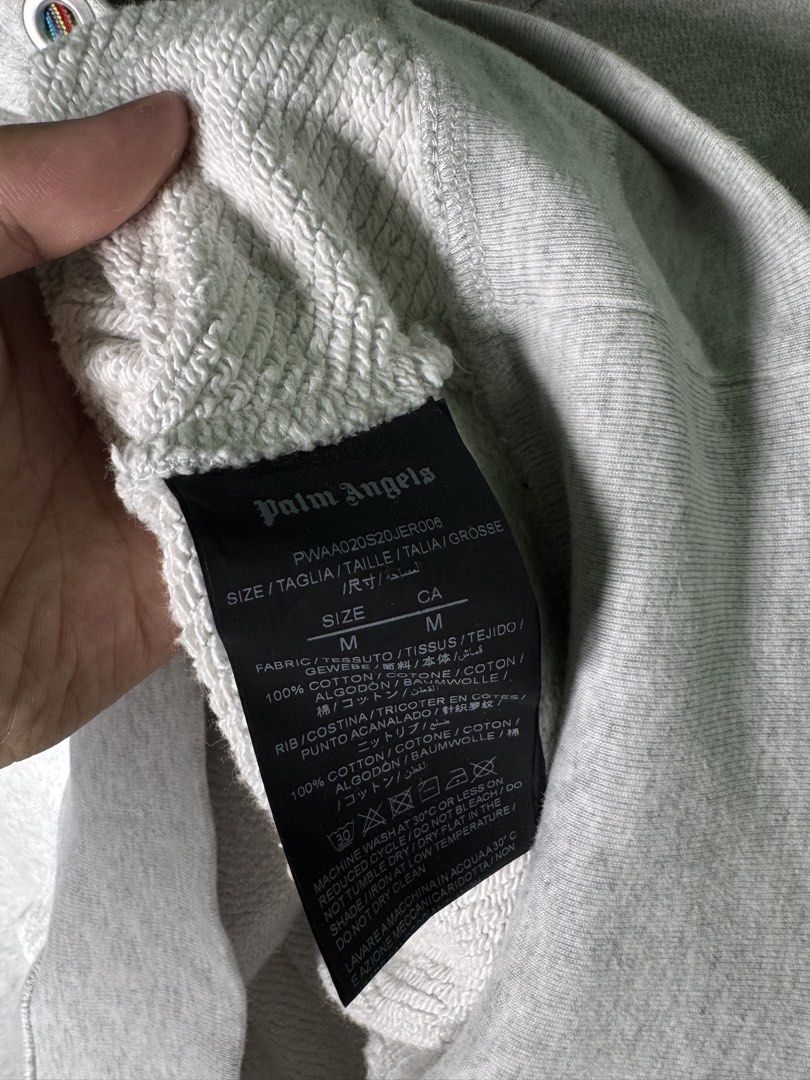 Palm Angels (Category: Coats, Jackets and Outerwear) located in La Trinidad. Submitted by kodspogi (Listing ID 1460960713, Image 3). Description: Palm Angels 20/21 : Small Excellent Complete tags 880.