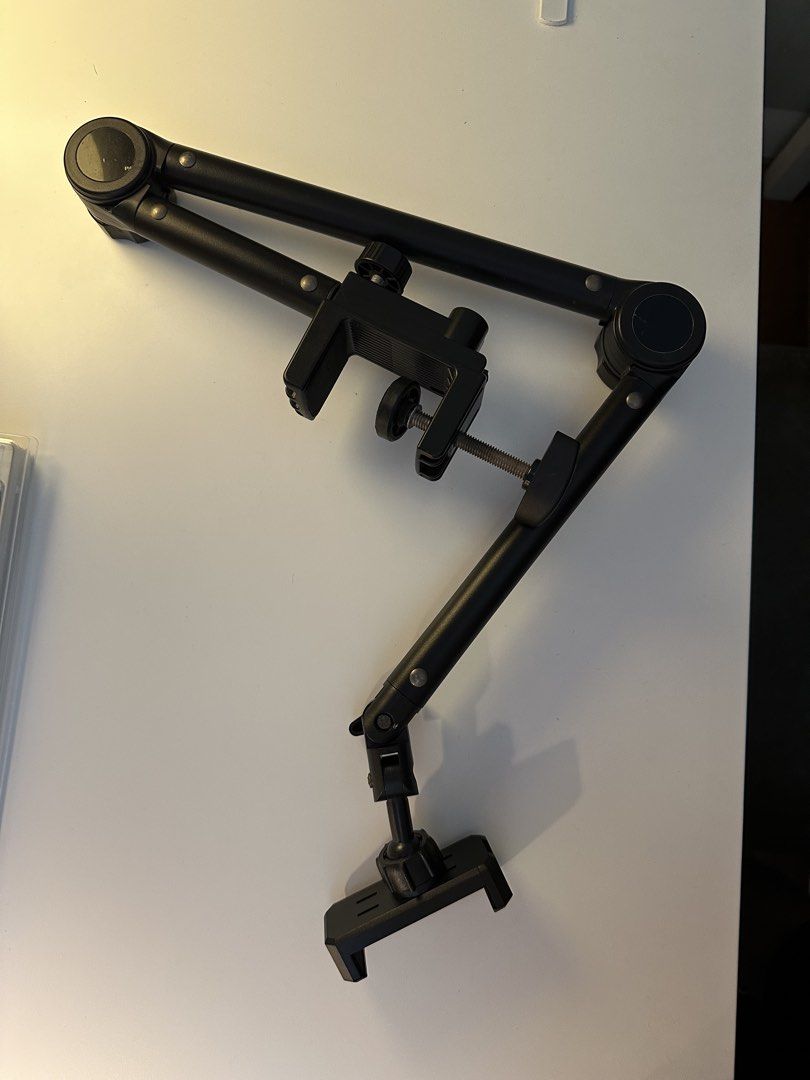 Phone Holder (Category: Other Accessories) located in Manila. Submitted by jamesandrei0611 (Listing ID 1460971339, Image 1). Description: Phone holder maximum height: 26inches.