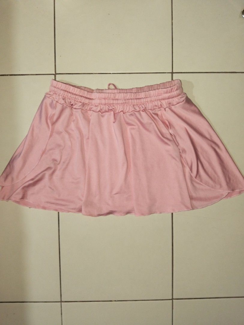 Pink Drawstring Waist Skater Skirt (Category: Skirts) located in Manila. Submitted by oddhorse_8ada97 (Listing ID 1460983866, Image 2). Description: - Adorable pink skater skirt - Comfortable elasticated waistband with drawstring tie - Flirty and flowy hemline - Versatile: great for casual outings or dressing up - Easy to wear and super comfy.