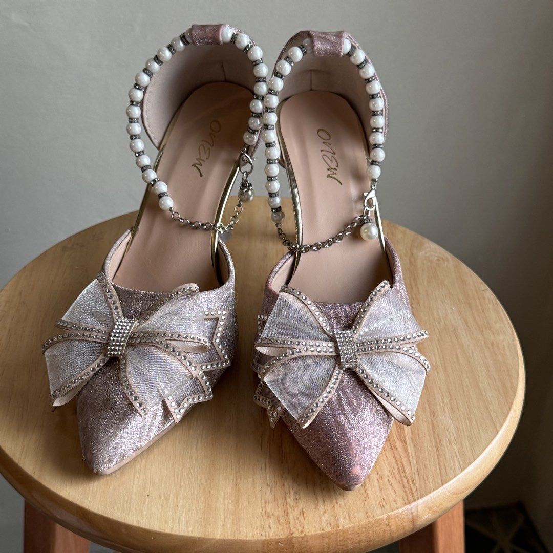 Pink Pearl Bow Slingback Heels (Category: Heels) located in Santa Rosa. Submitted by ceyllective (Listing ID 1461010777, Image 1). Description: used once only for graduation no box.
