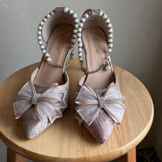 (Category: ) located in . Submitted by ceyllective (Listing ID 1461010777, Image 1). Description: .