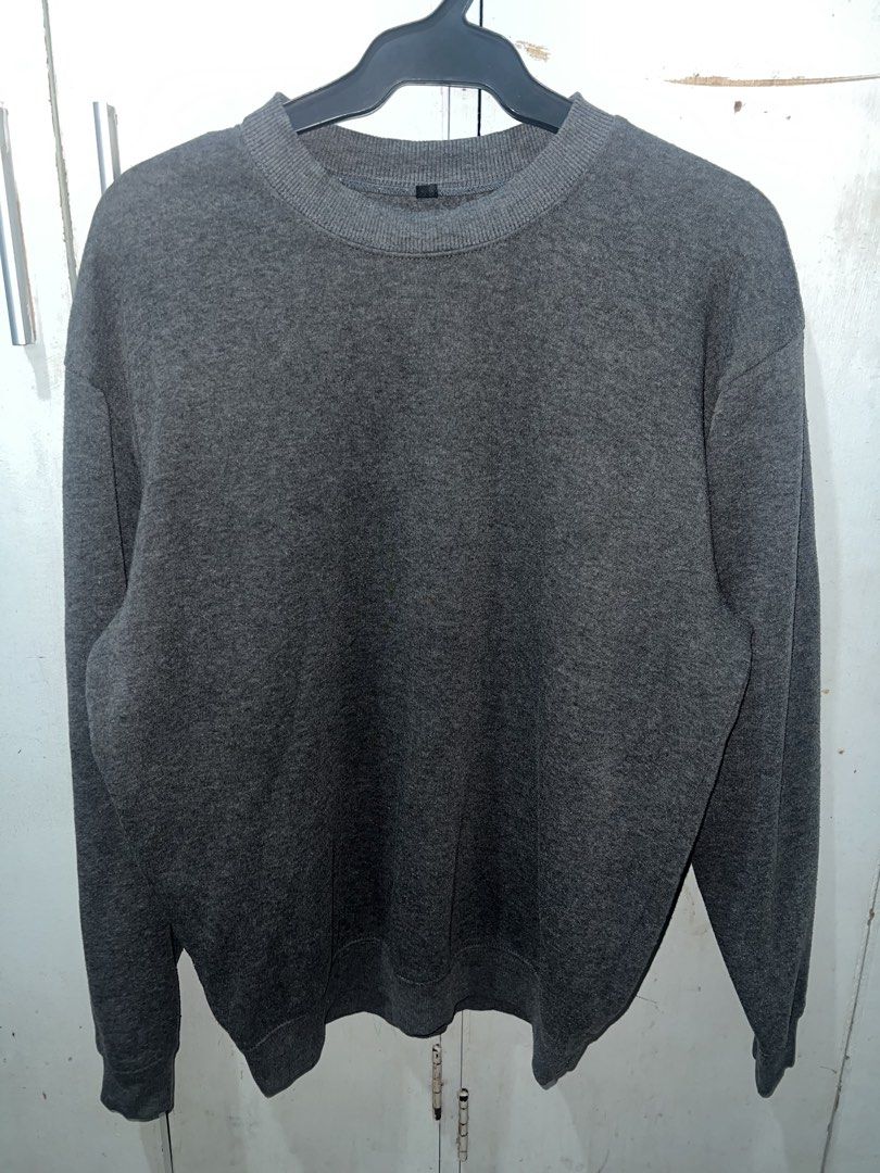 Plain Grey Sweater (Category: Coats, Jackets and Outerwear) located in Imus. Submitted by idtuu.eee (Listing ID 1461022379, Image 1). Description: • thrifted, never used • if getting 3 or more = less 20 each • price can be nego rfs: moving out NOTE: Will throw my thrifted listings by the end of September! .