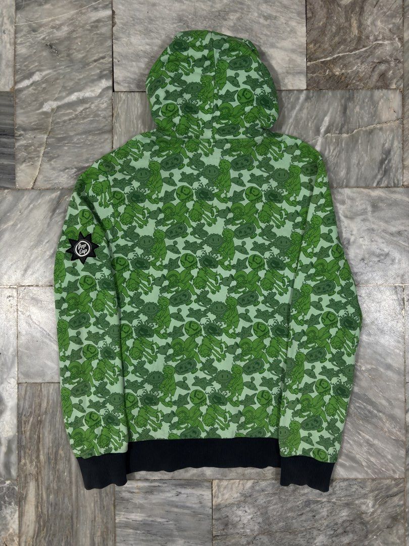 Plants vs Zombies (AOP Hoodie) (Category: Coats, Jackets and Outerwear) located in Manila. Submitted by schizxa (Listing ID 1461102632, Image 2). Description: Asking Price ₱700 Shipped, Kindly Dm your offer for good deals. MetersBonwe Plants vs Zombies (AOP Hoodie DEADSTOCK) Dimes: 25x19 Condition: Excellent Ps: Complete tag & Washtags. 📍Pasig Located..
