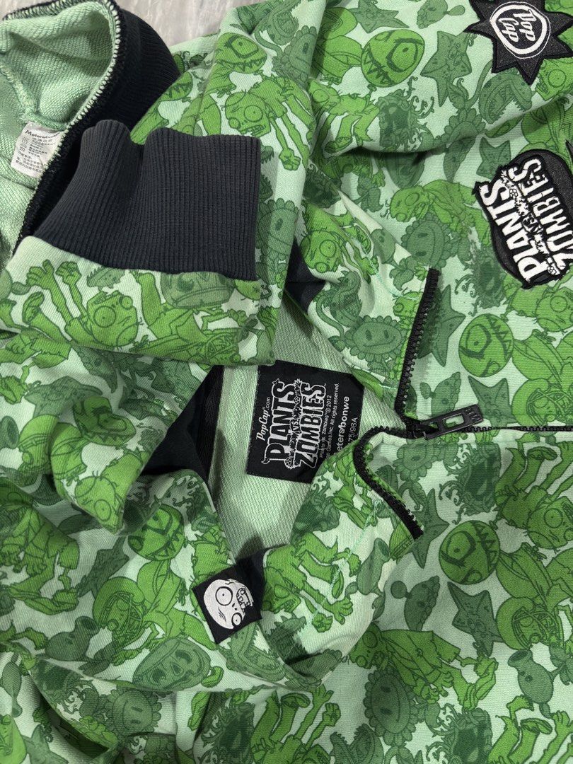 Plants vs Zombies (AOP Hoodie) (Category: Coats, Jackets and Outerwear) located in Manila. Submitted by schizxa (Listing ID 1461102632, Image 3). Description: Asking Price ₱700 Shipped, Kindly Dm your offer for good deals. MetersBonwe Plants vs Zombies (AOP Hoodie DEADSTOCK) Dimes: 25x19 Condition: Excellent Ps: Complete tag & Washtags. 📍Pasig Located..