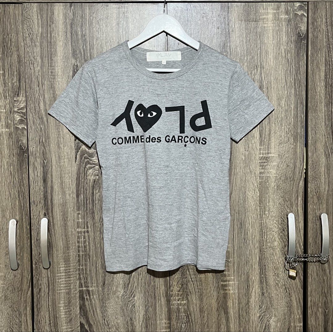 🤍PLAY CDG INVERTED TEXT SHIRT (Category: Shirts) located in Dumaguete. Submitted by marc_umbac89 (Listing ID 1461078454, Image 1). Description: 🤍PLAY CDG INVERTED TEXT SHIRT ₱350 ~Excellent Condition ~Complete Tags ~Inverted Text ~Size:Small On Tag ~Length:25 Width:16 📌Dumaguete City Negros Oriental ✅Unli Vouch And VC For Legitimacy ‼️DISCLAIMER: I Am Not Affiliated With The Official Brand Displayed Nor Do We Sell Under Their Cause. I Solely H