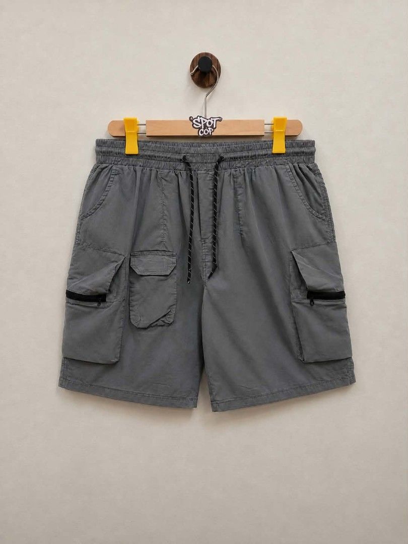 PMGO HK MULTIPOCKET UTILITY CARGO LACED SHORT (Category: Shorts) located in Taguig. Submitted by zieyaaa.o1 (Listing ID 1461046972, Image 1). Description: PMGO HK MULTIPOCKET UTILITY CARGO LACED SHORT SIZE XXL ON TAG 32-42 WAISTLINE 22 LENGTH 13 LEG OPENING EXCELLENT CONDITION TAGUIG LOCATION 849 PHP + SF *COLOR MAY VARY DUE TO LIGHTING.