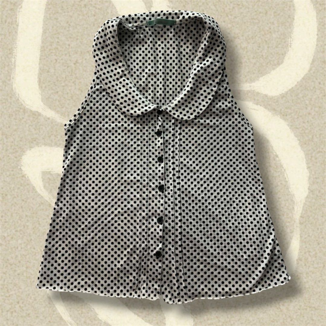 POLKA DOTS TOP (Category: Sleeveless) located in Subic. Submitted by shop.solana (Listing ID 1461025629, Image 1). Description: Small.