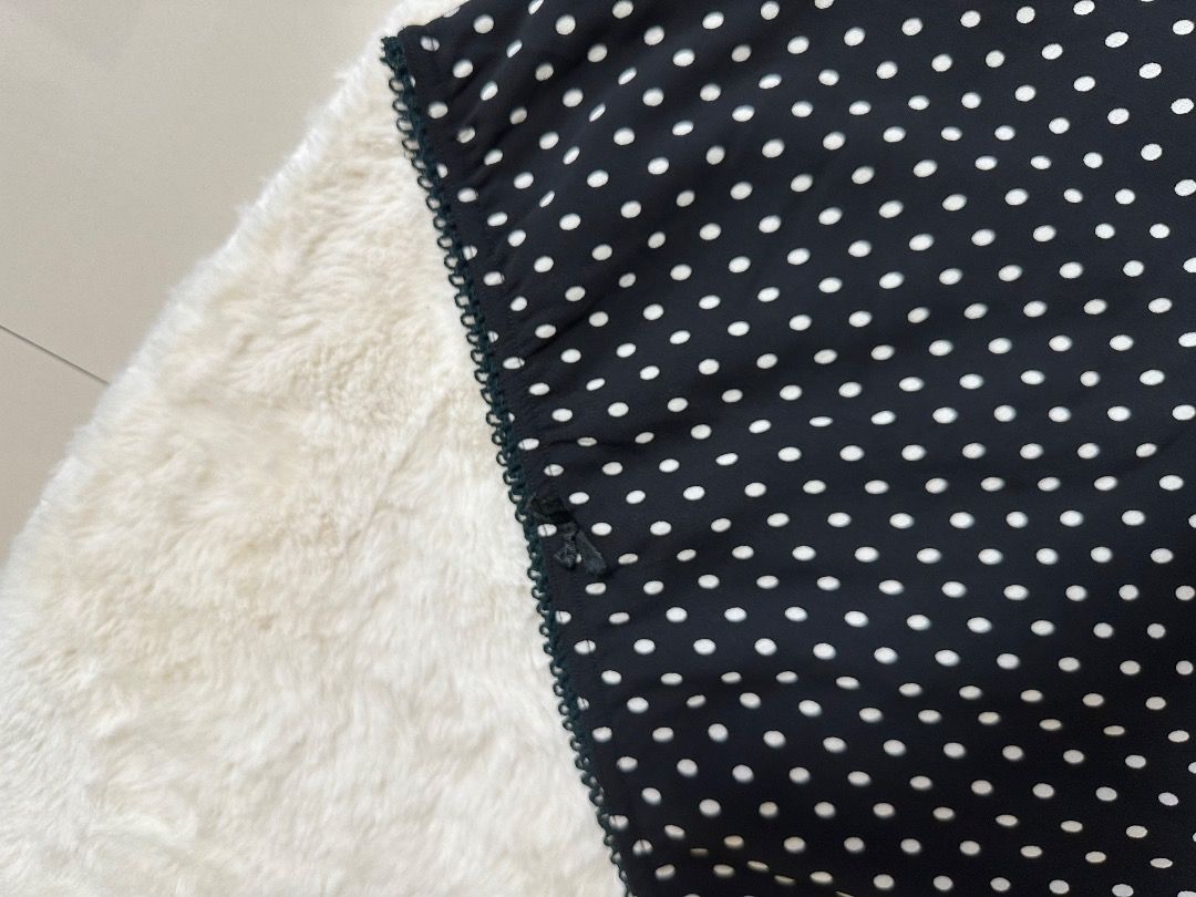 polka mesh long skirt (Category: Skirts) located in Davao. Submitted by theresetshelf (Listing ID 1461007837, Image 3). Description: double lining with cute bow garterized Cute strechable.
