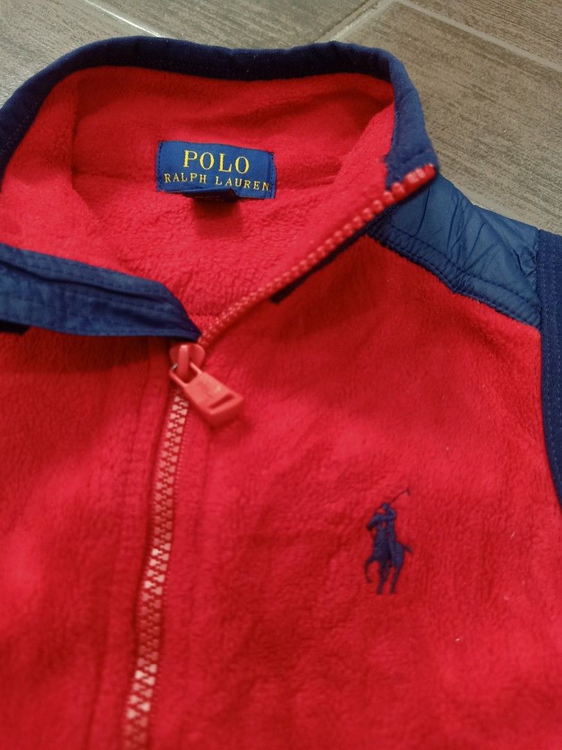 Polo Ralph Lauren (Category: Babies & Kids Fashion) located in Lipa City. Submitted by alpacino043 (Listing ID 1460932422, Image 2). Description: Polo Ralph Lauren Vest - Size 2/2T - Red fleece / With zip pockets - 9.5/10 cond - No issue, makapal.