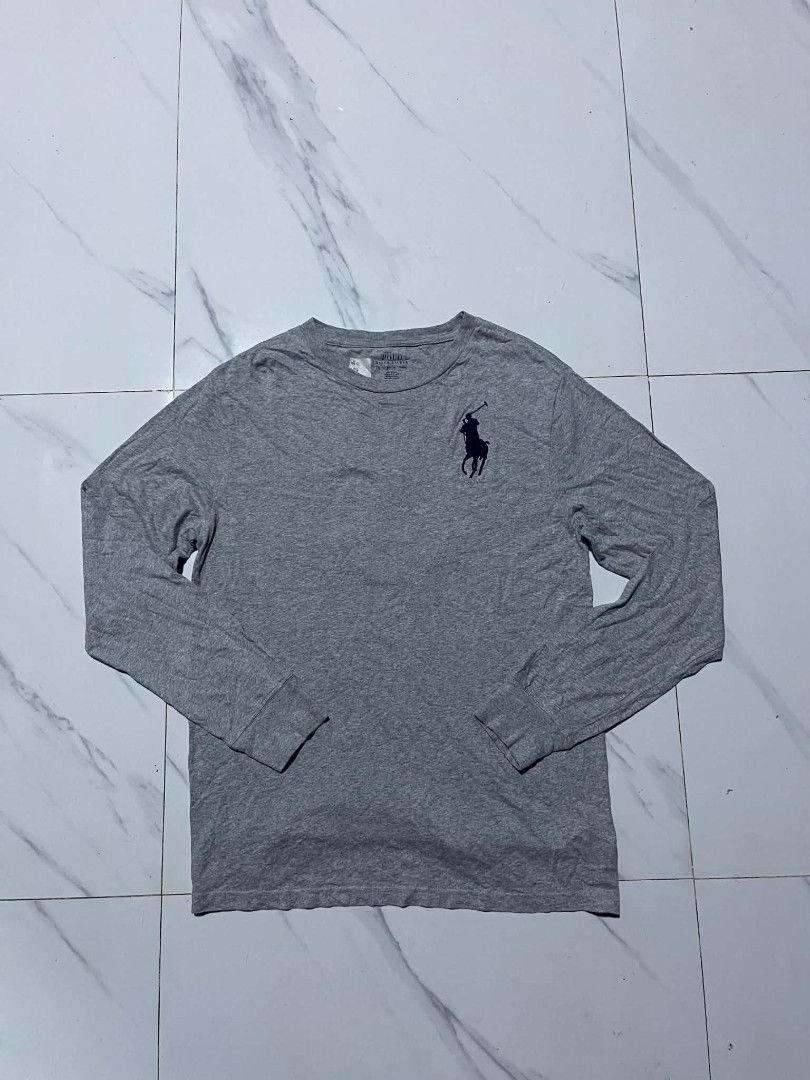Polo Ralph Lauren Grey Long Sleeve (Category: Tshirts & Polo Shirts ) located in Pangantucan. Submitted by calmwhale_cb83a8 (Listing ID 1461002149, Image 1). Description: - Brand: Polo Ralph Lauren - Color: Grey -best fit large,slim fit to xl - Style: Long sleeve t-shirt - Features: Classic polo player logo on chest, large '3' graphic on back - Material: Soft cotton - Occasion: Casual wear.