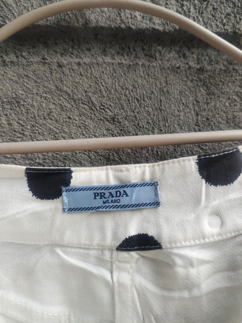 Prada (Category: Luxury Apparel) located in Legazpi City. Submitted by jaycie.thrift23 (Listing ID 1460922111, Image 3). Description: prada skirt excellent condition fit 30 13L.