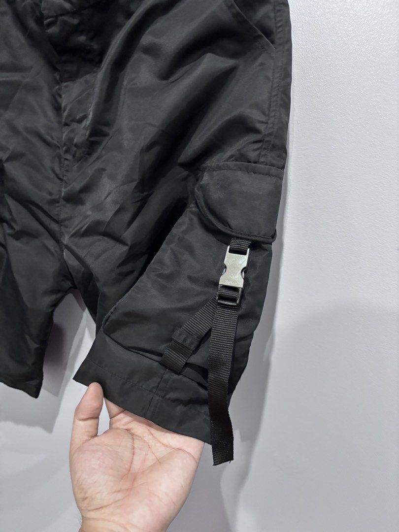Prada Re-Nylon Cargo Short (Category: Luxury Apparel) located in Dumaguete. Submitted by dgte.grails (Listing ID 1461030790, Image 3). Description: Prada Re-Nylon Cargo Short size 30-32 length 19 Good as new! 10/10 2000+sf pm.