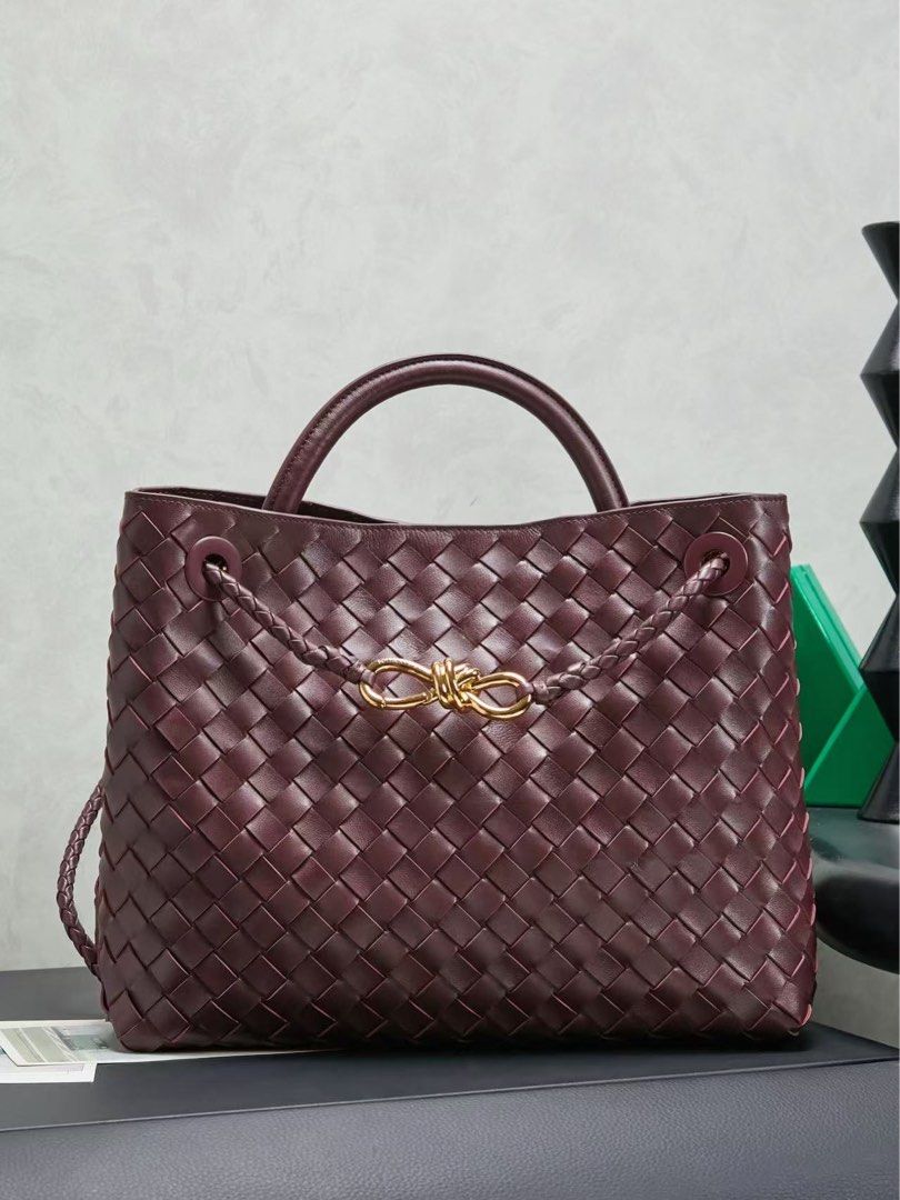 Pre order (Category: Luxury Bags & Wallets) located in Taytay. Submitted by prettypicks_1188 (Listing ID 1460921929, Image 2). Description: For inquiries dm us.