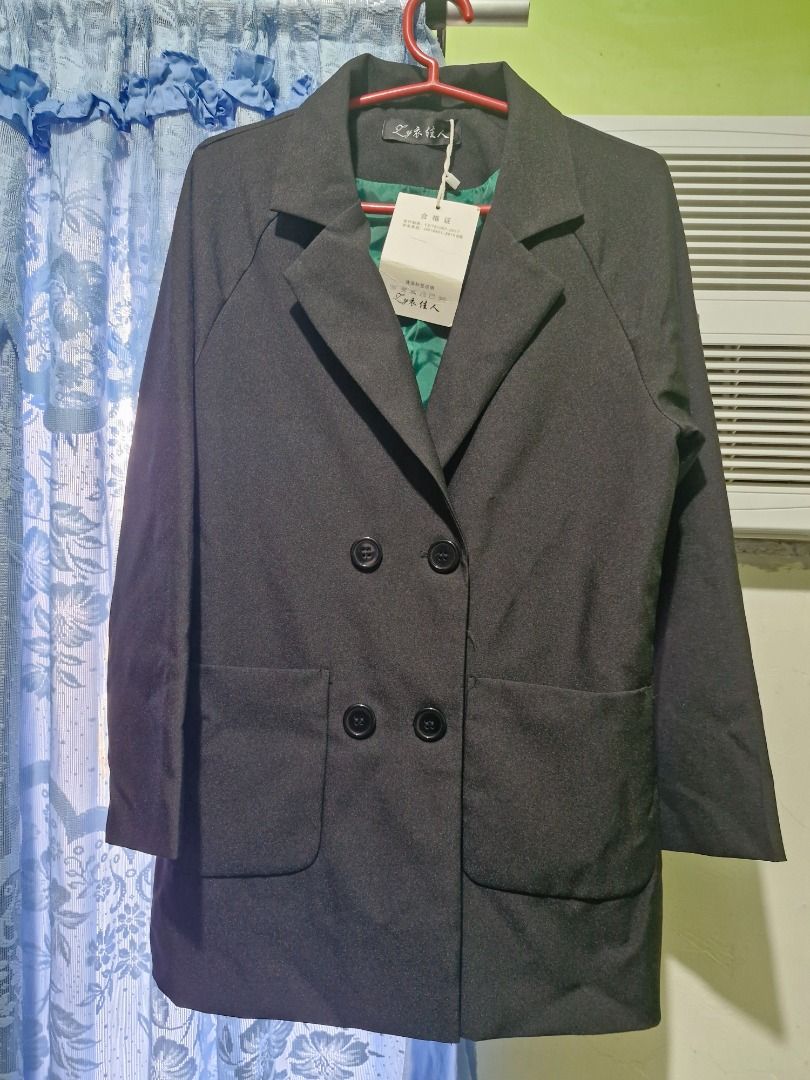 Preloved Black Double-Breasted Blazer with Green Lining (Category: Coats, Jackets and Outerwear) located in Caloocan City. Submitted by cmllesguerra (Listing ID 1461044389, Image 1). Description: RFS: Decluttering 📍 Location: Taytay, Rizal Payment first via bank transfer or GCash - Classic black double-breasted blazer - Two front pockets - Vibrant green lining - Sharp and professional look - Versatile for work or night out.
