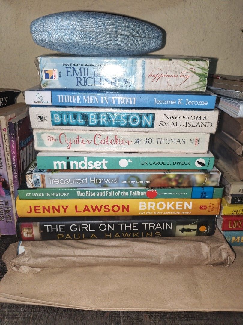 Preloved Books (Category: Storybooks) located in Cavite. Submitted by jenn.roseee (Listing ID 1461078656, Image 2). Description: ‎Selling my preloved books! All authentic! ‎ ‎All in good condition. Pm me for inquiry and pictures :) ‎ ‎mop: gcash/maya ‎mod: lalamove/j&t (shoudered by rhe buyer) ‎ 📍: General Trias, Cavite ‎rfs: school expenses ‎ ‎Happiness Key - 50 ‎Three Men in a Boat - 70 ‎Notes from a Small Island - 120 ‎The Oyster Catcher - 70