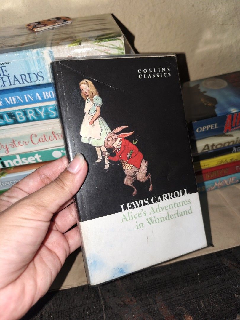 Preloved Books (Category: Storybooks) located in Cavite. Submitted by jenn.roseee (Listing ID 1461078656, Image 3). Description: ‎Selling my preloved books! All authentic! ‎ ‎All in good condition. Pm me for inquiry and pictures :) ‎ ‎mop: gcash/maya ‎mod: lalamove/j&t (shoudered by rhe buyer) ‎ 📍: General Trias, Cavite ‎rfs: school expenses ‎ ‎Happiness Key - 50 ‎Three Men in a Boat - 70 ‎Notes from a Small Island - 120 ‎The Oyster Catcher - 70