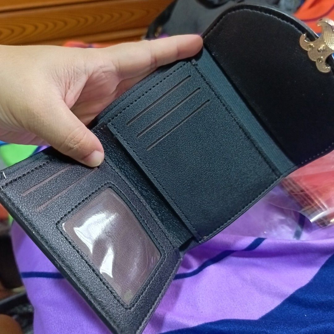 Preloved Brown Trifold Small Wallet Excellent Condition (Category: Wallets & Card holders) located in Binangonan. Submitted by messymeshyshop (Listing ID 1461092027, Image 3). Description: Overall condition: 9/10 Normal signs of use Loc: Binangonan, Rizal Mop: GCash only Shipping: FREE via Spx.
