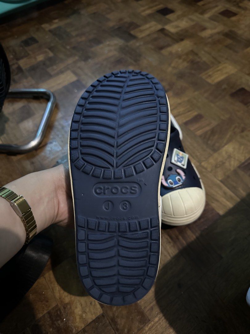 Preloved Crocs bump it clogs (Category: Babies & Kids Fashion) located in Navotas City. Submitted by gwenny_1997 (Listing ID 1461081813, Image 2). Description: Crocs bump it clogs size J3 (22cm).