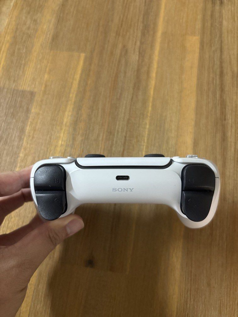 PS5 Controller (Category: Controllers) located in Singapore. Submitted by botbfix (Listing ID 1461113846, Image 3). Description: Changed new joystick rubber .