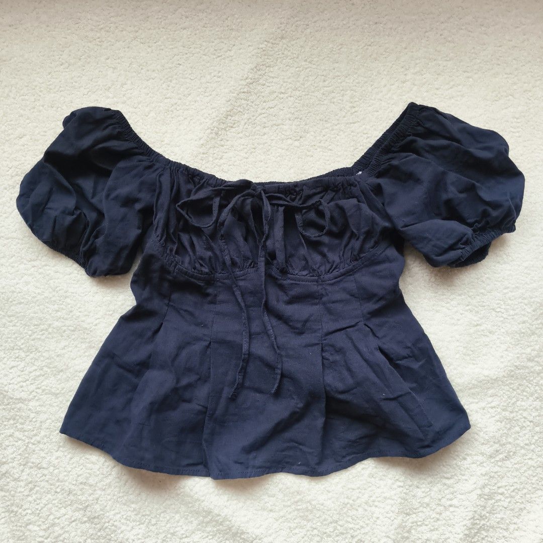puff sleeve peplum top (Category: Others Tops) located in Mandaluyong City. Submitted by kiriko. (Listing ID 1460938865, Image 1). Description: never used, need to declutter MOP GCash, Maya MOD J&T, Lalamove.