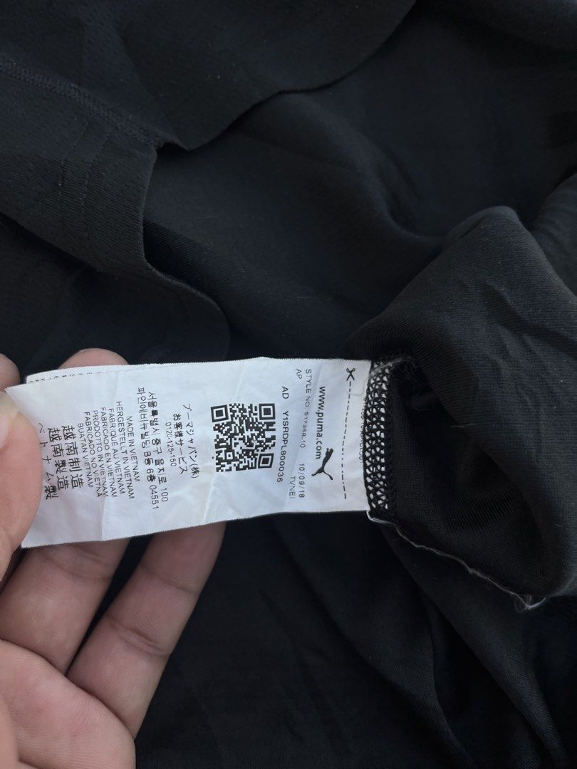 Puma Black T-shirt Size M (Category: Tshirts & Polo Shirts ) located in Oroquieta. Submitted by sagarinocr57887 (Listing ID 1461050209, Image 3). Description: - Black Puma T-shirt - Simple design with Puma logo on chest - Made in Vietnam - Size: Medium (M) - Ideal for workouts or casual wear - Check tags for more details.