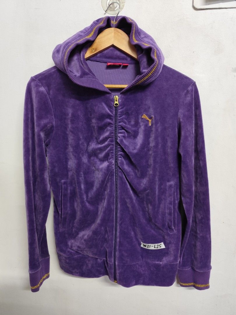 Puma Velour Pants & Full Zip Hoodie (Category: Activewear) located in Compostela. Submitted by fashiondeamar (Listing ID 1461034436, Image 2). Description: 🔥​Puma Velour Pants (Purple/Gold) 🔥Puma Velour Full-Zip Hoodie (Purple/Gold) ✅​Brand: Puma ✅​Color: Purple with gold accents ✅​Size: Both Large (L) ✅​Material: 20% Polyester ✅​Country of Origin: Made in Taiwan 💰880 Aspack 📩📩📩 DM for faster transaction.